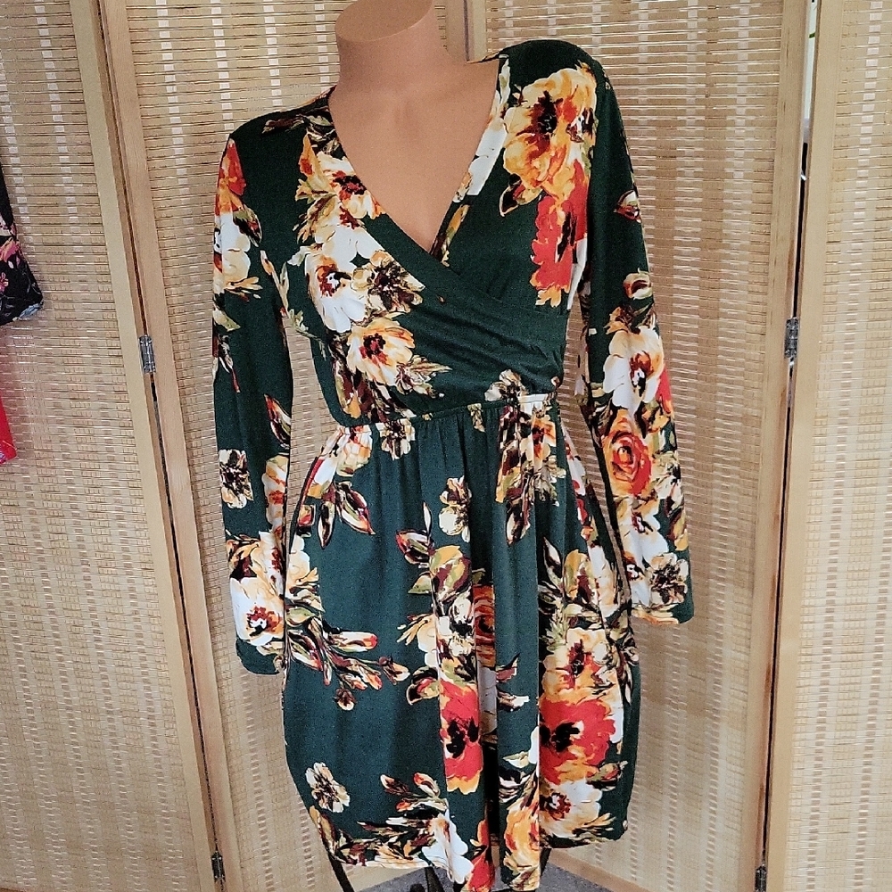 Floral V-Neck Long Sleeve Dress